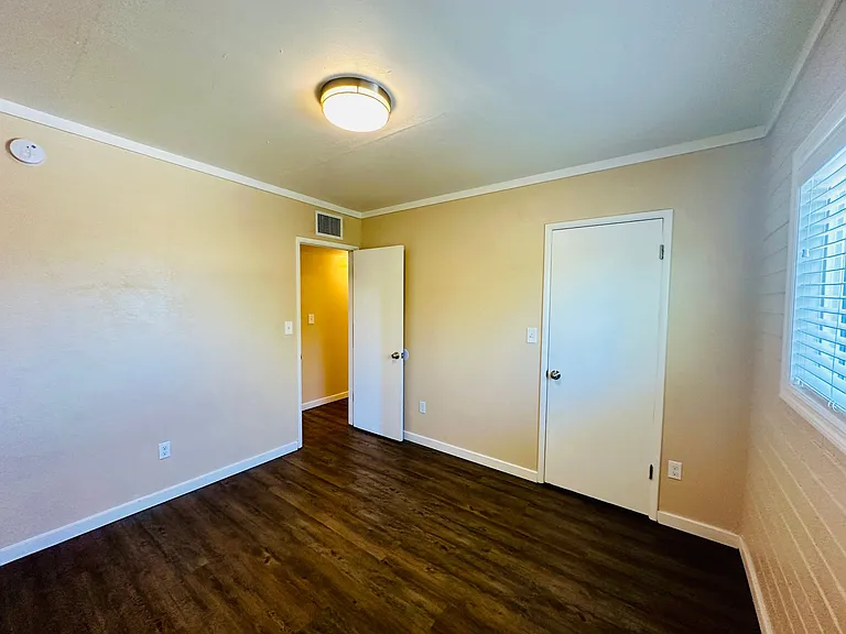 Bel Air Apartments — Photo 7