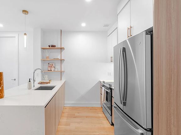 3rd image of 2-24 26th Ave #419