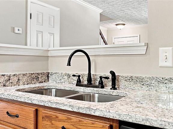 5th image of 225 Osmanthus Way