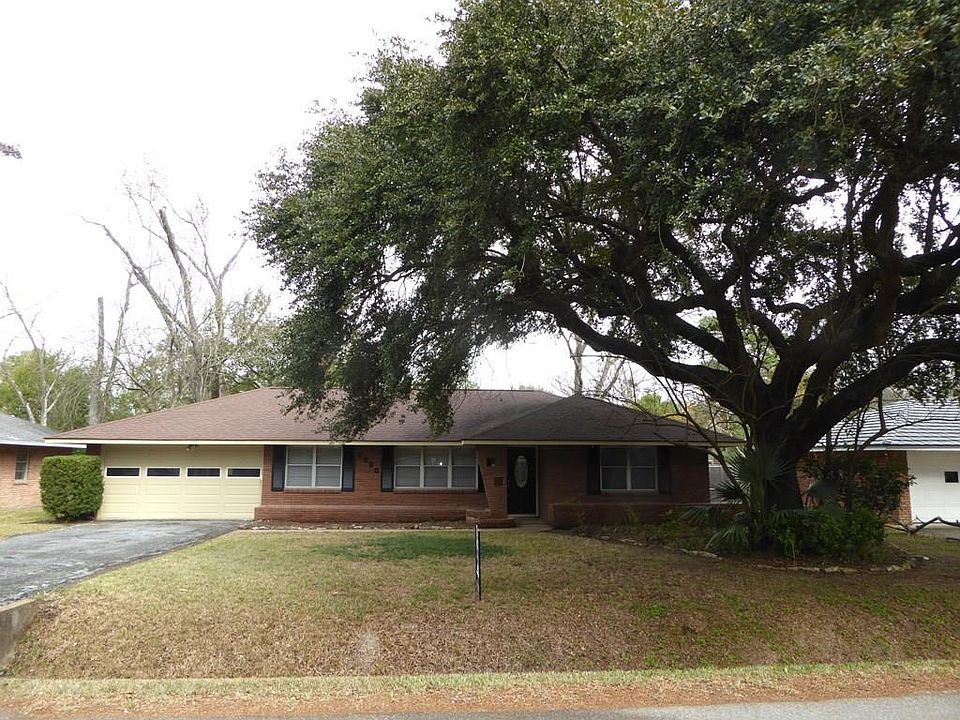 1st image of 8930 Theysen Dr