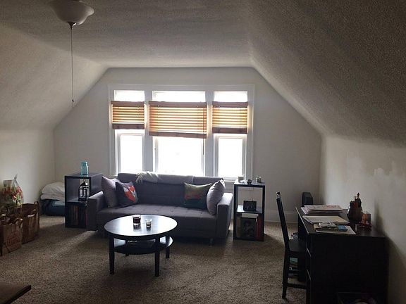 3rd image of 3442 Beechwood Ave