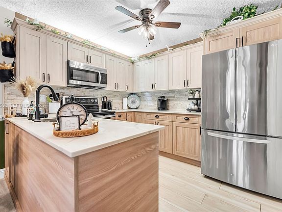 3rd image of 3561 Pine Tree Ct APT D-1