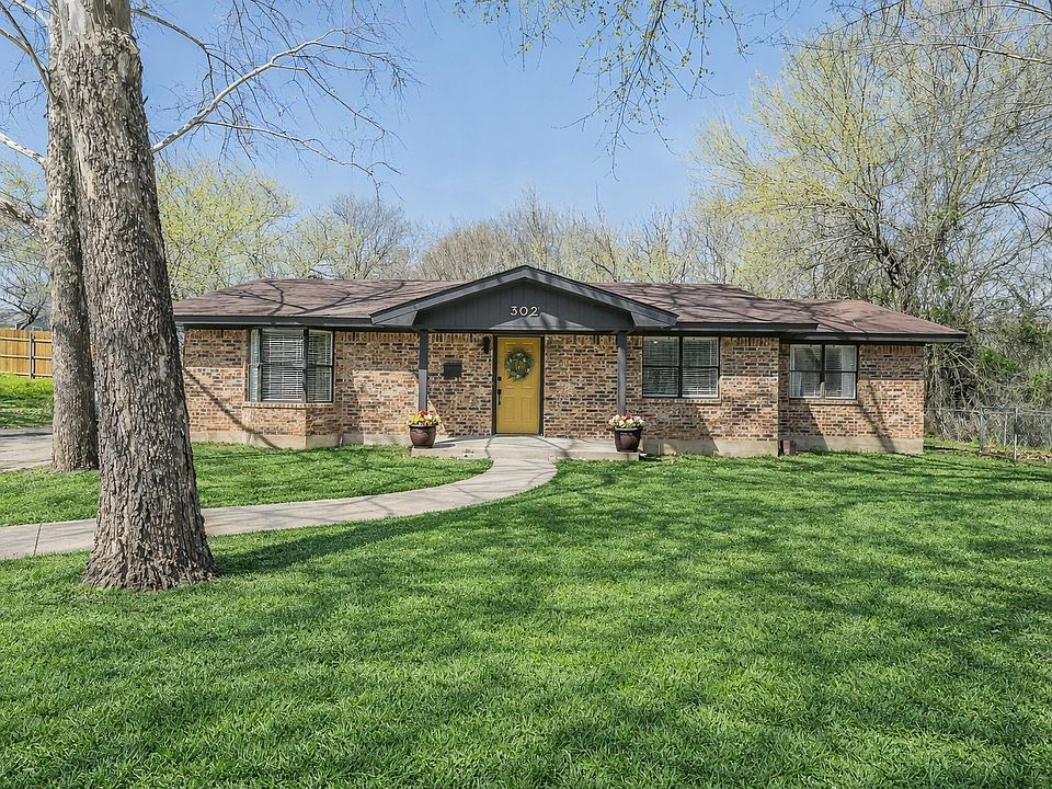 1st image of 302 W Hale Ave