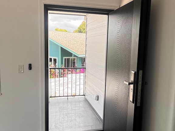 3rd image of 1675 Hookani St #2
