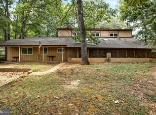 102 Middle Cross Trl, Harpers Ferry, WV 25425