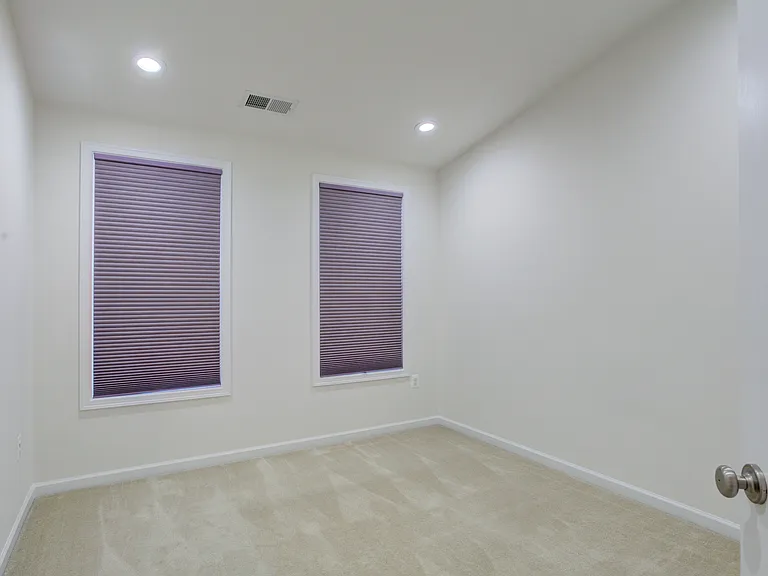 43276 Mitcham Sq — Photo 36