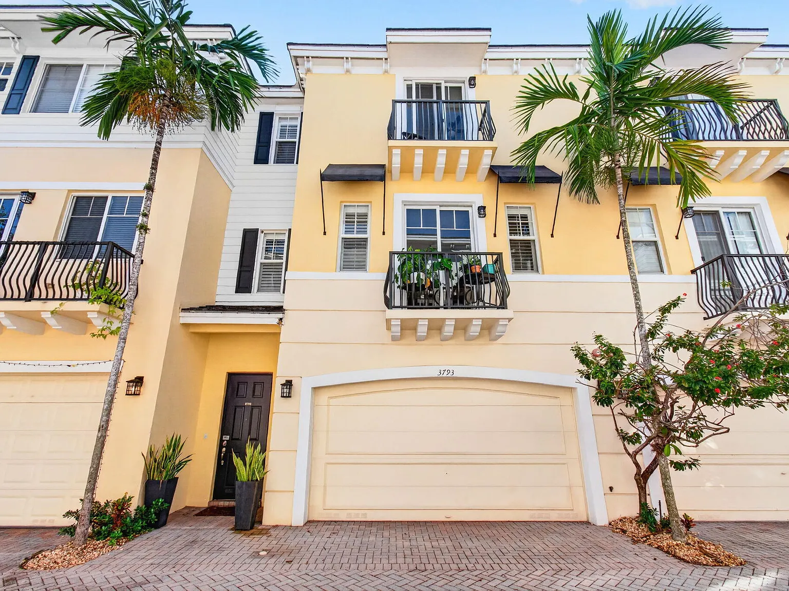 3 bed, 3.5 bath, 2334 sqft, $4,500 — Photo 4