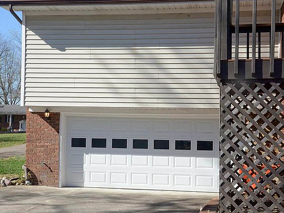 3rd image of 118 Cecilianna Dr