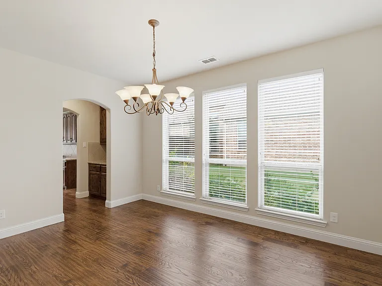 6205 Prairie Hill Ln — Photo 8