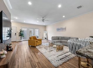 660 Wilcrest Dr #660, Houston, TX 77042