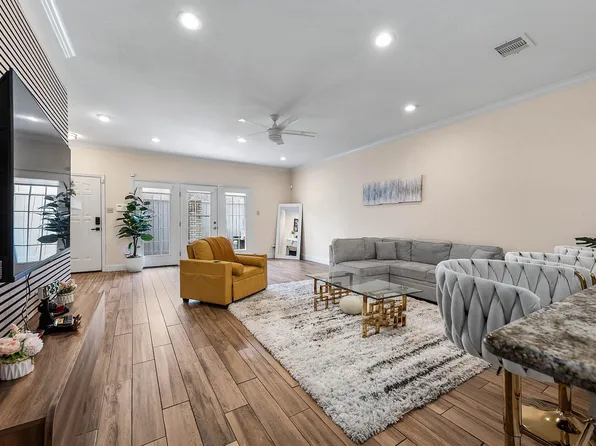 660 Wilcrest Dr #660, Houston, TX 77042