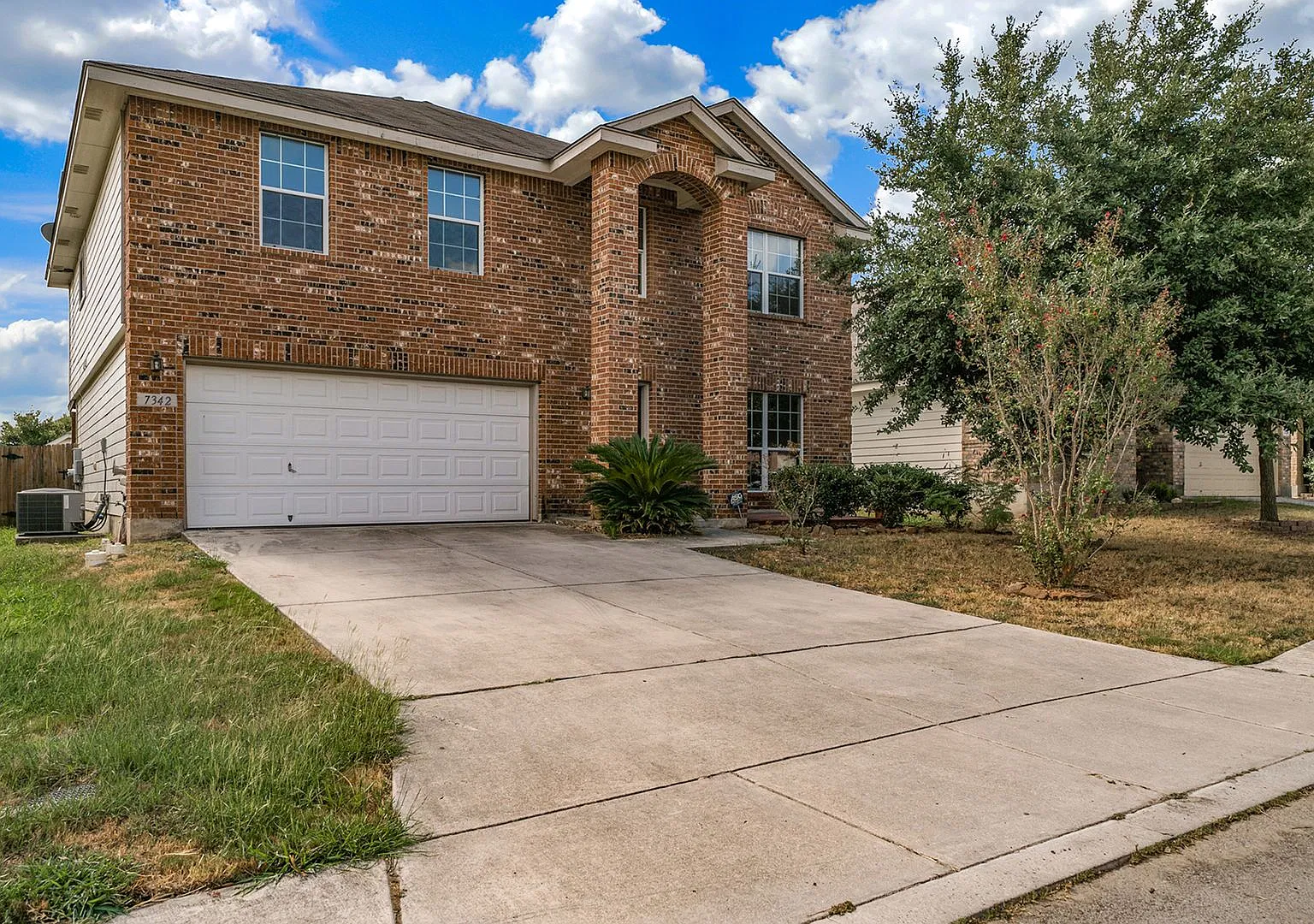 4 Bedroom/2.5 Bath Rolling Meadows Subdivision — Photo 2