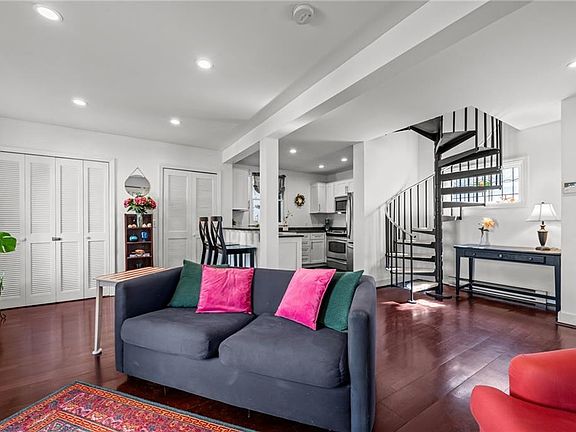 5th image of 2 Lasalle Pl