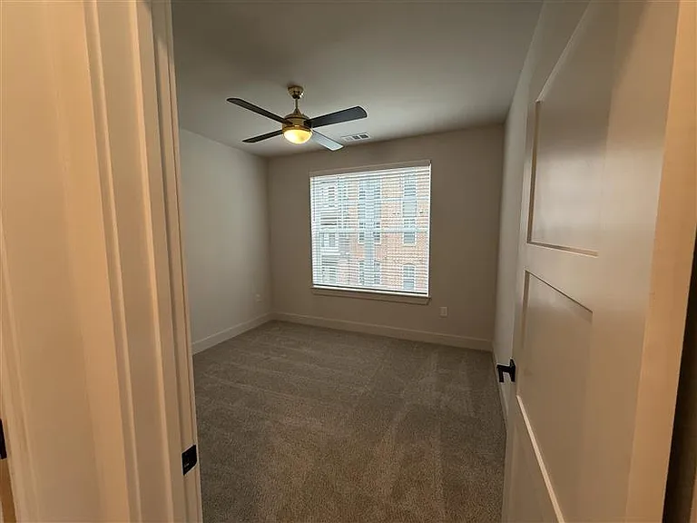 District on the Etowah Apartments — Photo 904