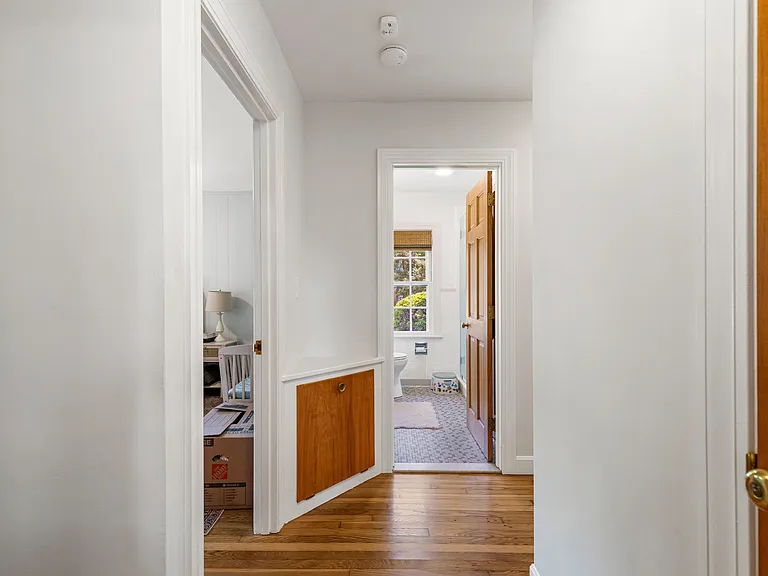 355 Pearse Rd — Photo 40