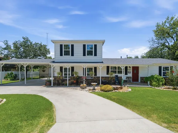 206 E North St, Aubrey, TX 76227