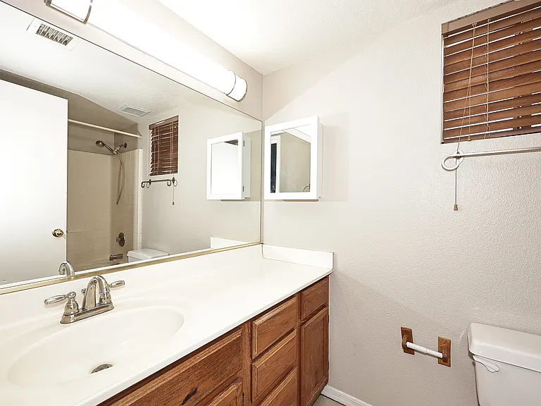 8935 W Windsor Ave — Photo 29