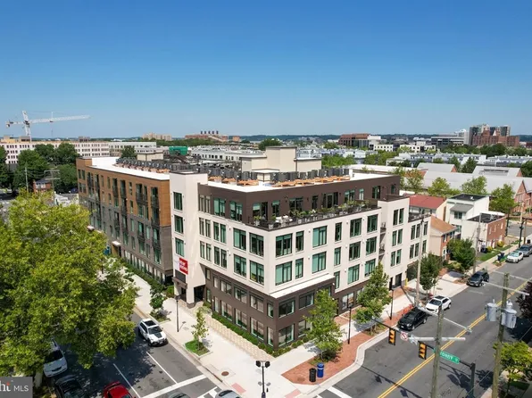 701 N Henry St, Alexandria, VA