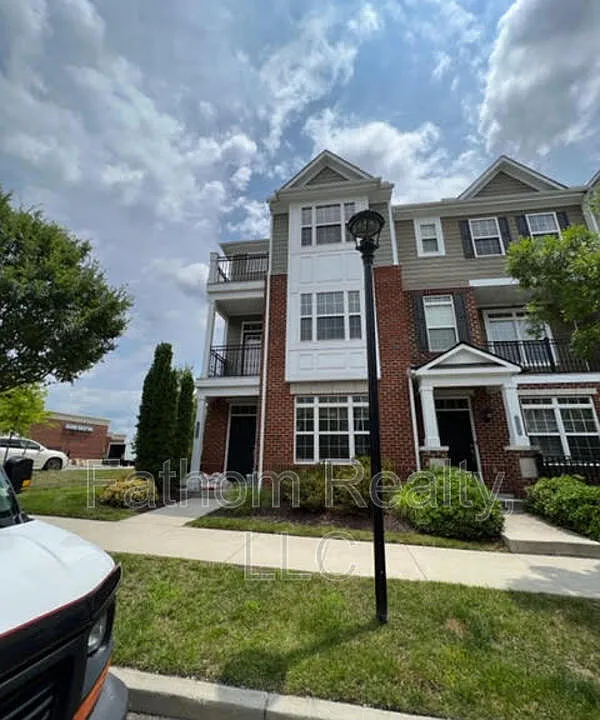 3930 Liesfeld Pl