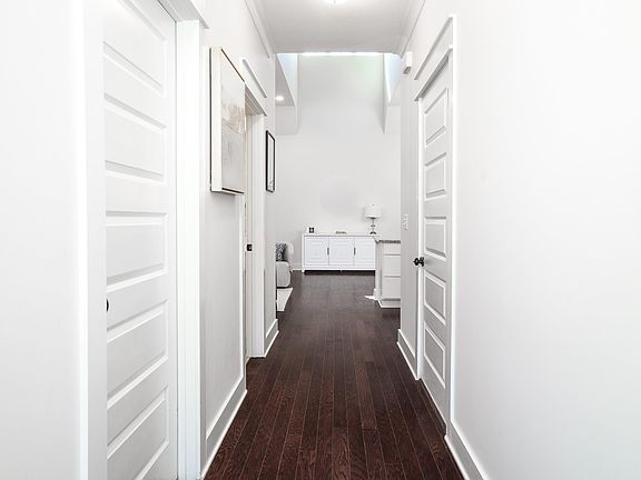 5th image of 3867 Grants Ln