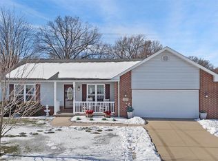 10904 Fallowfield Dr, Lebanon, IL 62254