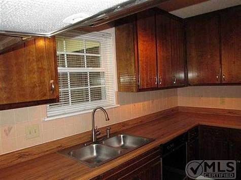 3rd image of 3408 Clifden Dr #17