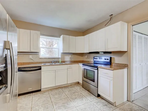 350 Sunshine Dr, Coconut Creek, FL 33066