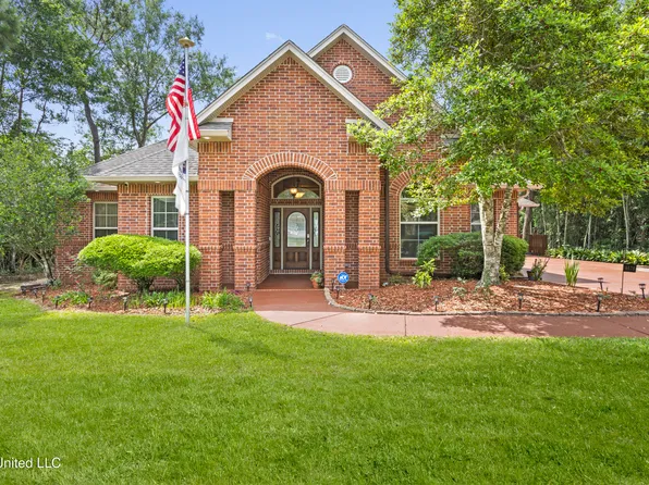 5578 Diamondhead Dr E, Diamondhead, MS 39525
