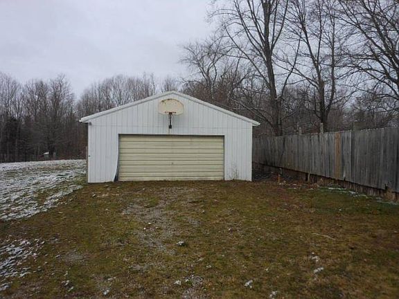 DETACHED GARAGE