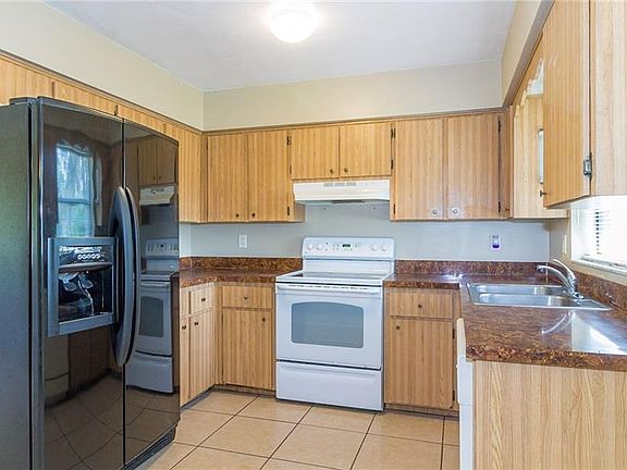5th image of 11738 Fairmont Ave
