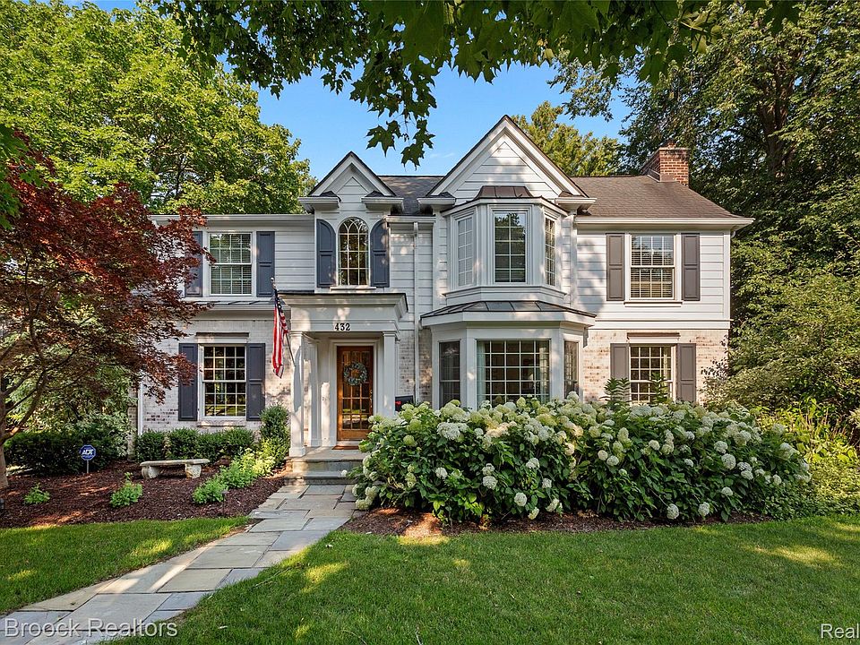 1st image of 432 Yarmouth Rd