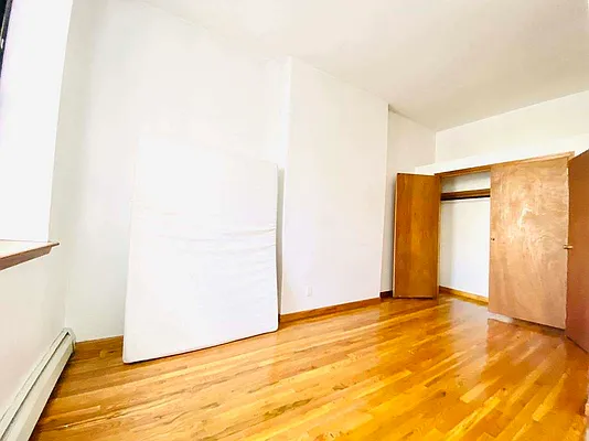 Rented by Bravado Real Estate LLC | media 27