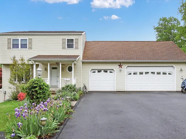 130 Bobby Jones Dr, Etters, PA 17319