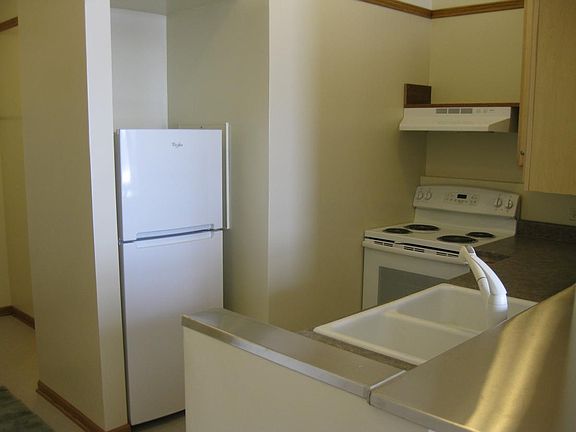 3rd image of 104 N Benton St APT 203