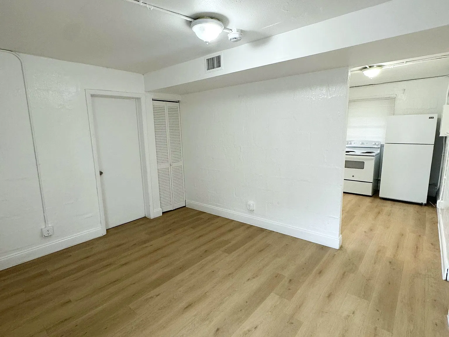 3 bed, $1,950 — Photo 2