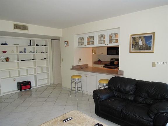 5th image of 895 N Village Dr #105
