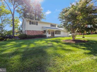 8905 Victoria Rd, Springfield, VA 22151