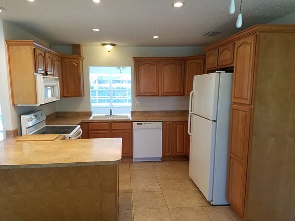 5th image of 4939 San Jose Dr