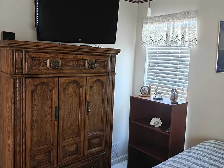 Woodhaven Cir — Photo 5