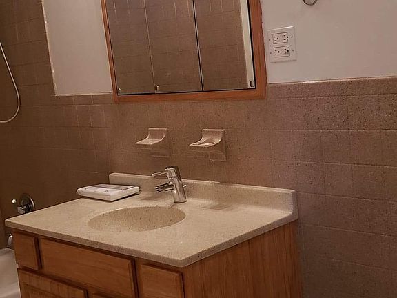 5th image of 1003 Argyle St APT 12A