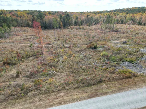 7 Carnal Rd, Huntingdon, TN 38344