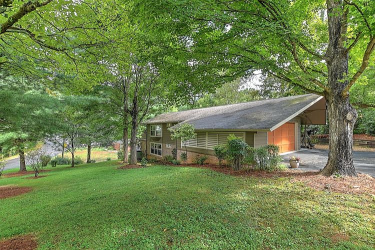 1st image of 1818 McClellan Dr