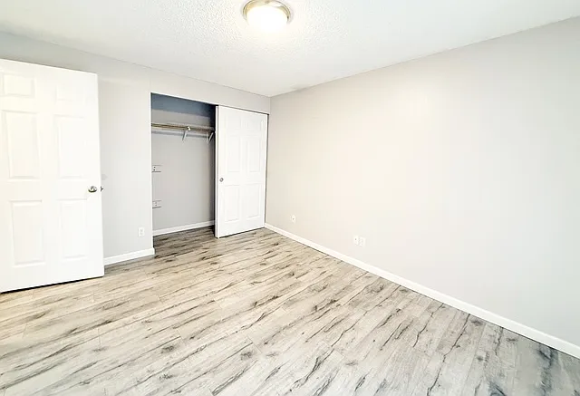 2508-2512 Crystal Springs Rd W — Photo 37