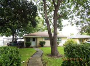 102 Chandler Dr, Baytown, TX 77521