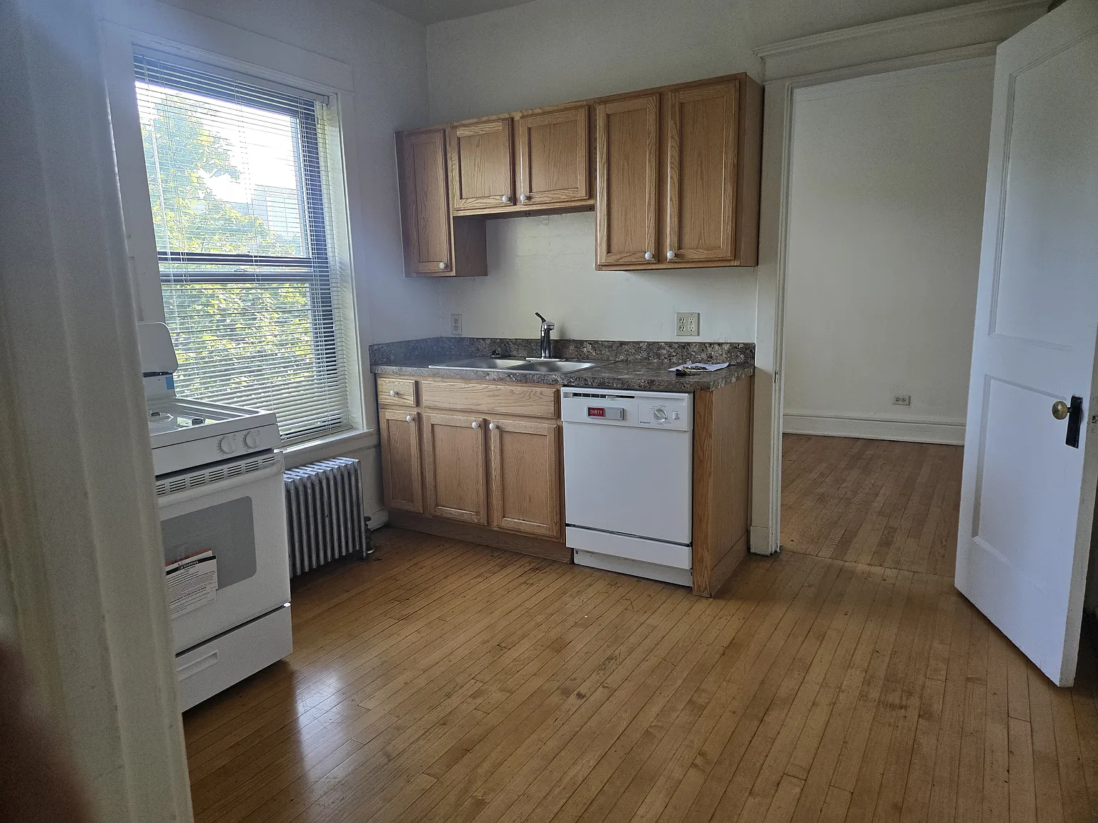 5756-58 S. Kenwood Ave./ 1326 E. 58th St. — Photo 3