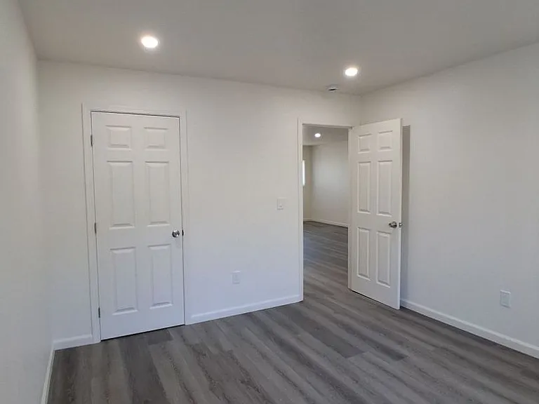 EastGate Gardens Apts — Photo 16