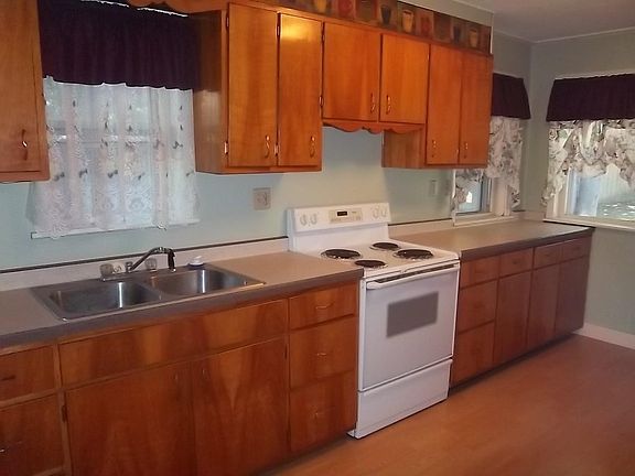 4th image of 518 W 10th St