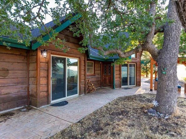 22321 Hillside Ct, Tehachapi, CA 93561