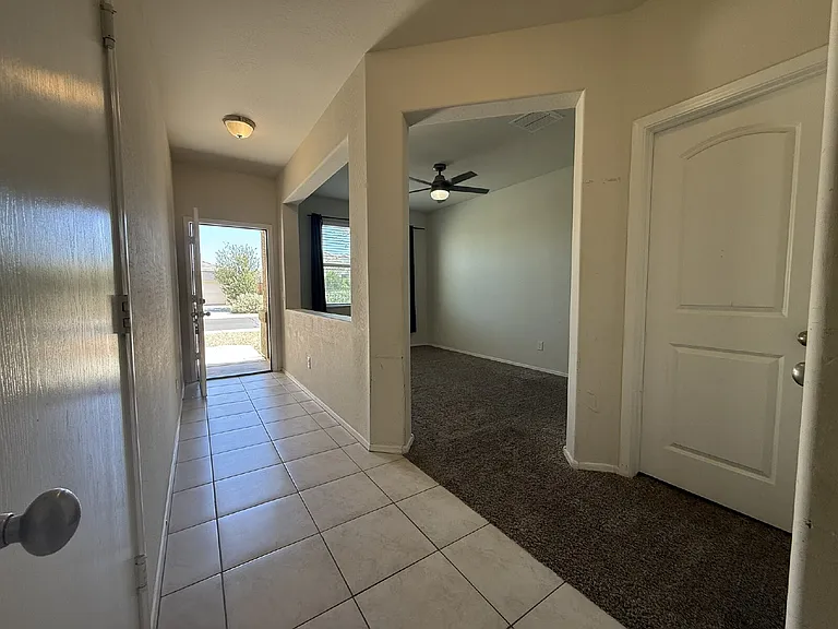 30187 W Avalon Dr — Photo 4