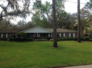 901 Rawlings Cir, Lutz, FL 33549